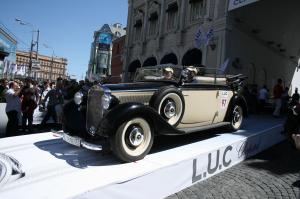 Mercedes-Benz 230
